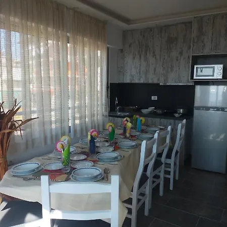 Holly House * Sarandë